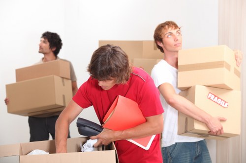 Local West Kensington removals for homes, flats, and offices